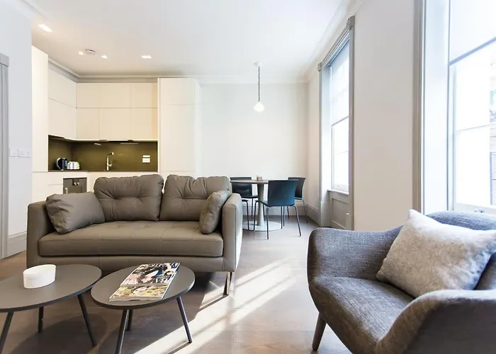 Soho Luxury 1 Bedroom Apartment By Concept Apartments