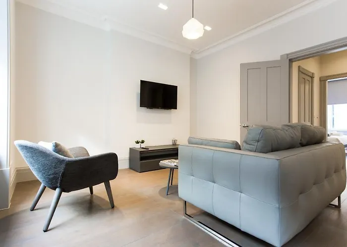 Soho Luxury 1 Bedroom Apartment By Concept Apartments